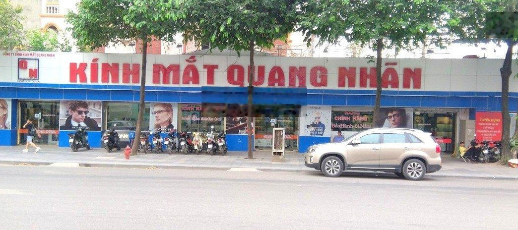 Cho thuê mặt bằng kinh doanh phố Nguyễn Trãi. DT: 527m2. MT: 23m. Giá thuê 230tr/tháng 