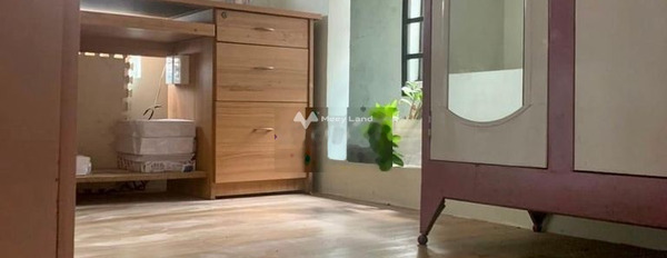 Nhà gồm 3 phòng ngủ bán nhà giá bán cơ bản 3.1 tỷ có diện tích chính 26m2 vị trí tốt ở Tăng Bạt Hổ, Phường 11-02