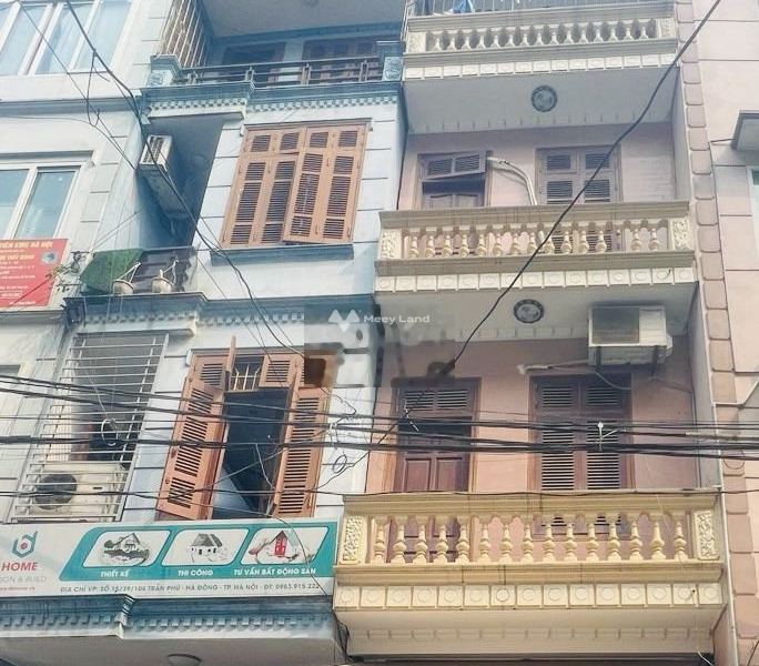 Cho thuê nhà nằm trên Trần Phú, Hà Nội, thuê ngay với giá cực mềm 12.5 triệu/tháng diện tích là 35m2, hướng Tây Bắc, trong nhà 3 phòng ngủ-01