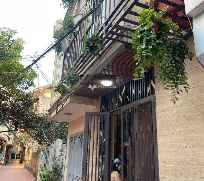 Tổng quan ở trong ngôi nhà 5 phòng ngủ bán nhà có diện tích chung là 55m2 vị trí mặt tiền tọa lạc gần Ngọc Lâm, Long Biên-01