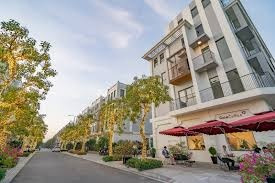 Bán nhà ở có diện tích rộng 130m2 bán ngay với giá đề cử từ 31 tỷ vị trí thuận lợi ngay ở Nguyễn Xiển, Hoàng Mai-03