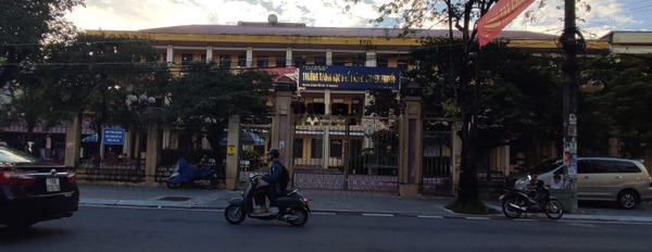Nằm tại Nguyễn Du, Nam Định, cho thuê nhà, thuê ngay với giá thực tế 12 triệu/tháng có diện tích thực là 50m2 hãy nhấc máy gọi ngay-02
