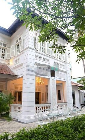 Tổng diện tích là 1080m2, cho thuê biệt thự mặt tiền tọa lạc trên Đa Kao, Hồ Chí Minh, tổng quan nhà này bao gồm 6 PN, 6 WC vị trí thuận lợi