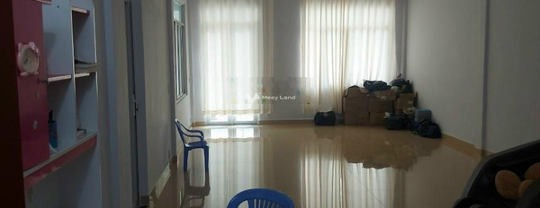 Cho thuê nhà nằm ở Đinh Tiên Hoàng, Tân Định, giá thuê ngạc nhiên chỉ 35 triệu/tháng diện tích tầm trung 54m2, trong nhà tổng quan gồm 6 phòng ngủ-02