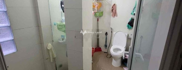 Bán nhà vị trí mặt tiền tọa lạc ngay trên Đống Đa, Hà Nội bán ngay với giá bàn giao 8.8 tỷ có diện tích 50m2 nhà có tổng 4 PN-03