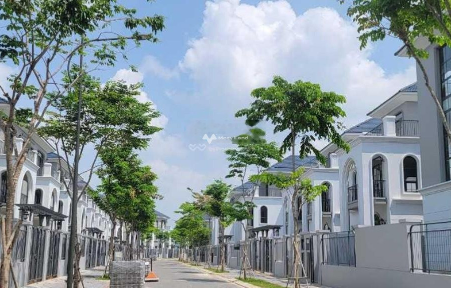 Ngôi nhà có tổng cộng 4 PN, bán biệt thự, có diện tích chung 339m2 trong Quận 9, Hồ Chí Minh-01