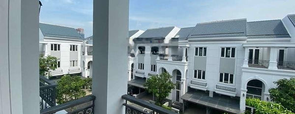 Bán biệt thự có diện tích chung là 120m2 vị trí mặt tiền tọa lạc trên Cát Lái, Hồ Chí Minh giá bán 12.5 tỷ, trong căn này gồm 4 phòng ngủ, 4 WC-02