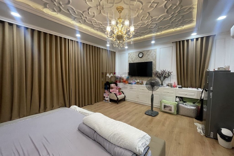 Nhà 4 phòng ngủ, cho thuê nhà, thuê ngay với giá bất ngờ 25 triệu/tháng có một diện tích 140m2 vị trí đẹp ở Phú Thuận, Quận 7-01