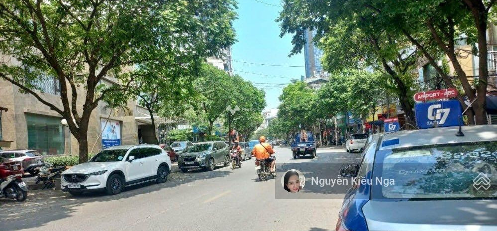Nhà gồm 5 phòng ngủ bán nhà giá bán công khai 31 tỷ diện tích khoảng 51m2 vị trí thuận lợi tại Nguyễn Thị Định, Nhân Chính