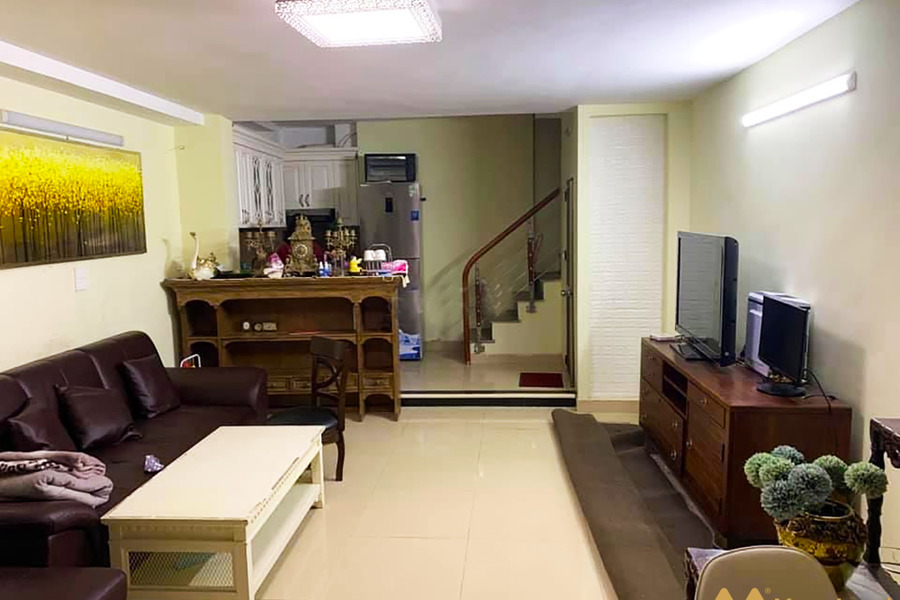 Cho thuê nhà riêng 126 Nguyễn Thái Học 45m2, 3 tầng, cách mặt phố 10m, full đồ đẹp-01