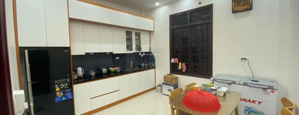 Trong căn này thì gồm 4 phòng ngủ, cho thuê nhà ở Diện tích nền 55m2 giá thuê bàn giao 13 triệu/tháng tọa lạc trên Nguyễn Hoàng, Hà Nội-02