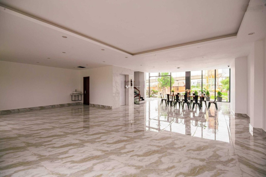 Cho thuê sàn văn phòng giá thuê hấp dẫn từ 15 triệu/tháng vị trí đặt ngay trung tâm Sơn Trà, Đà Nẵng có diện tích rộng 140m2 nội thất năng động Cơ bản-01