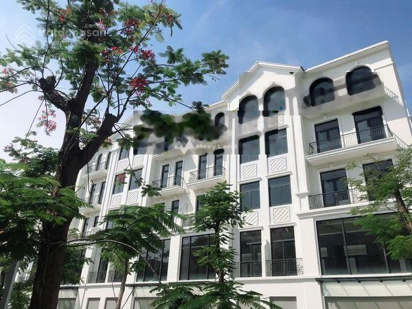 Bán liền kề ngôi nhà có nội thất đẳng cấp Cơ bản vị trí đẹp tọa lạc ngay tại Nguyễn Xiển, Quận 9 giá bán quy định 25 tỷ có diện tích chuẩn 162m2-01