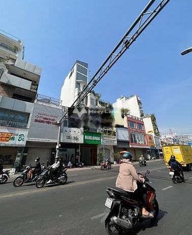 Bán nhà vị trí đặt ở trung tâm Phường 8, Hồ Chí Minh bán ngay với giá khởi đầu 32 tỷ diện tích chuẩn 150m2 ngôi nhà này có tổng 3 PN