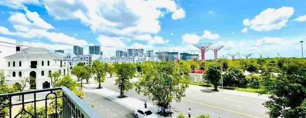 Bán liền kề có diện tích thực là 200m2 nằm trên Nguyễn Xiển, Hồ Chí Minh, nhà tổng quan bao gồm 5 phòng ngủ, 5 WC nội thất đầy đủ-03