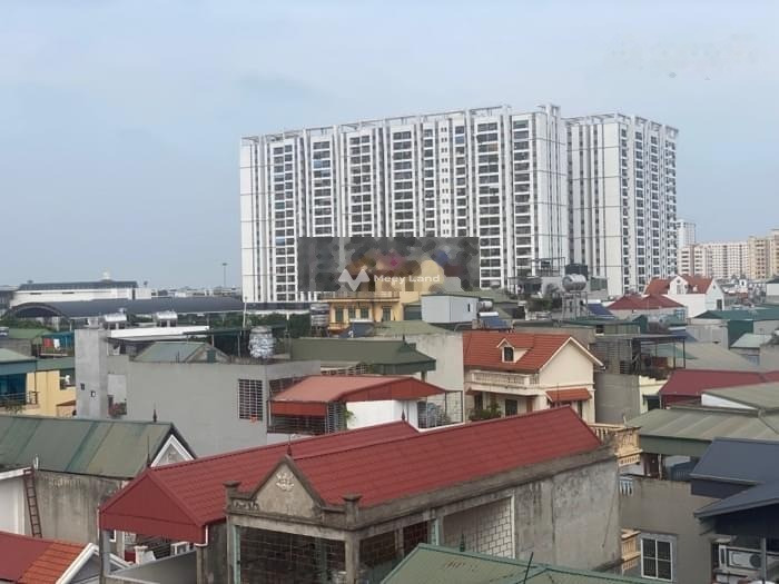 Diện tích khoảng 50m2 bán nhà mặt tiền tọa lạc trên Phúc Đồng, Long Biên tổng quan nhà thì gồm có 5 phòng ngủ 4 WC hãy nhấc máy gọi ngay-01