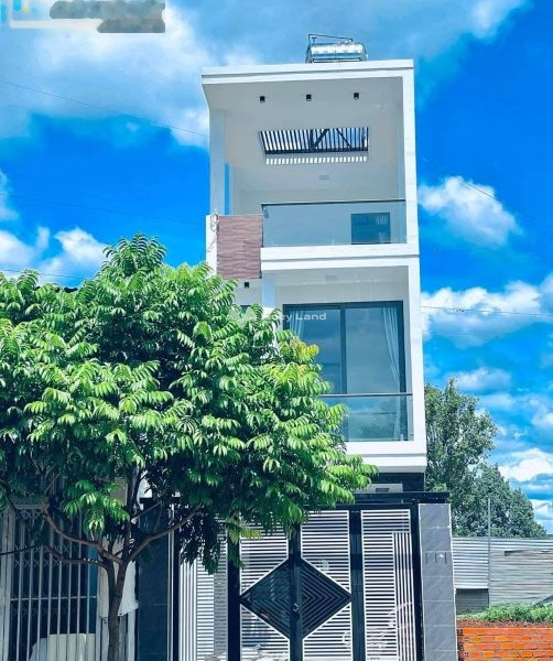 Với đường trước nhà 18 mét vị trí đẹp tọa lạc ngay trên Mai Thị Lựu, Buôn Ma Thuột bán nhà bán ngay với giá siêu mềm từ 9.9 tỷ nhà nhìn chung gồm 3 PN-01