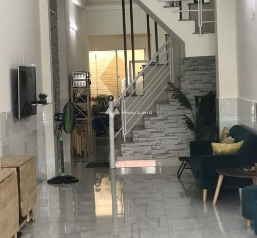 Cần cho thuê nhà ở vị trí đặt tọa lạc gần Đường Lê Hồng Phong, Phường 7, giá thuê bất ngờ chỉ 10 triệu/tháng diện tích tổng 56 m2, trong nhà bao gồm c...