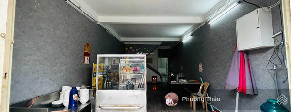 Cho thuê nhà mặt tiền tọa lạc trên Phường 6, Lâm Đồng, thuê ngay với giá tốt chỉ 17 triệu/tháng diện tích rộng 72m2, ngôi nhà bao gồm có 2 PN-03