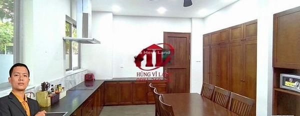 Trong nhà có tất cả 4 PN, bán biệt thự có diện tích tổng là 591m2 giá bán cơ bản 68 tỷ vị trí đẹp nằm tại Phước Hữu, Hồ Chí Minh-02