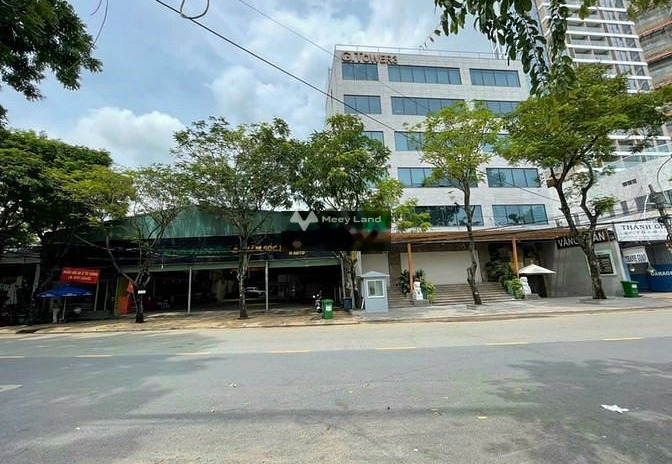 Ngôi nhà gồm có 1 PN, bán nhà ở diện tích 631m2 bán ngay với giá chỉ từ chỉ 90 tỷ vị trí ở Nguyễn Chí Thanh, Hồ Chí Minh