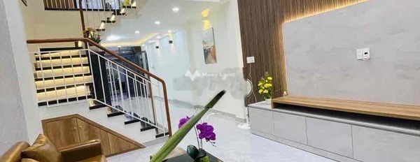 Nhà nhìn chung có tổng 4 PN, bán nhà ở diện tích rộng 52m2 giá bán công khai chỉ 4.86 tỷ vị trí thuận lợi nằm trên Nguyễn Văn Nghi, Phường 7-02