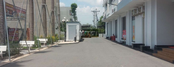 Tại Liên Huyện, Thuận An bán chung cư bán ngay với giá cực rẻ 1.3 tỷ, hướng Đông Bắc, trong căn này bao gồm 2 phòng ngủ, 2 WC còn chần chờ gì nữa-03