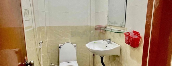 nhà cho thuê MT hẻm buôn bán ok, 1 lầu 2pn 2wc Liên Khu 5 6 bhhb -02