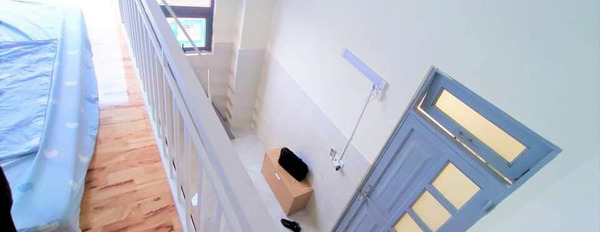 Cho thuê căn hộ có gác sẵn máy lạnh vào ở ngay phường 15, Tân Bình-02