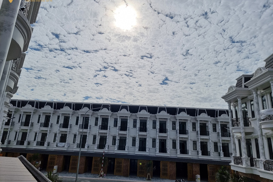 Sở hữu 68m2 nhà mặt tiền Nguyễn Thị Khắp, giá 4,8 tỷ, hạ tầng hoàn thiện, sổ riêng, đường oto 13m-01