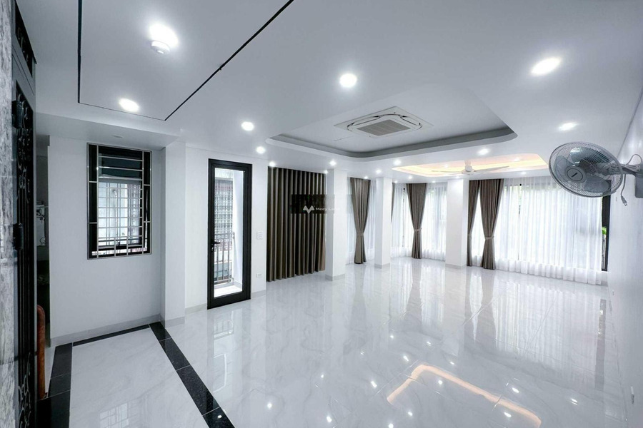 Cần cho thuê nhà ở vị trí ngay Nguyễn Khang, Yên Hòa, giá thuê rẻ chỉ 35 triệu/tháng diện tích mặt tiền 80m2 nội thất đầy đủ-01