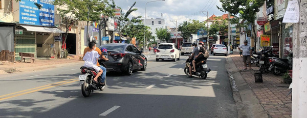 Hướng Đông, bán nhà có diện tích gồm 143m2 Bên trong Cách Mạng Tháng Tám, Chánh Nghĩa giá bán cực tốt từ 15 tỷ tổng quan có 2 PN-03