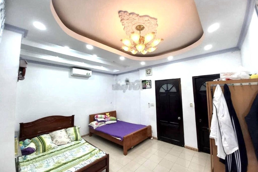 Trong nhà bao gồm có 4 phòng ngủ, bán nhà ở diện tích rộng 64m2 bán ngay với giá cực êm chỉ 4 tỷ ở Nguyễn Văn Công, Phường 3-01