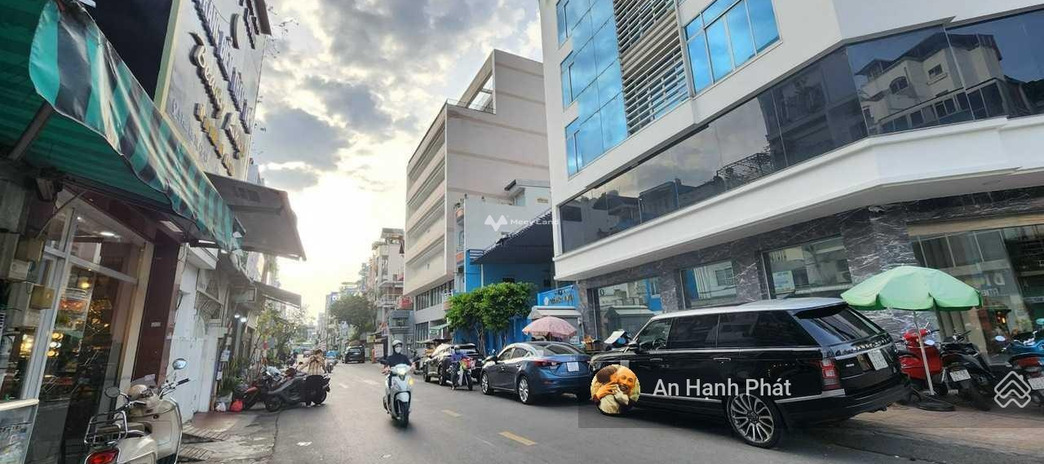 Diện tích 167m2 bán nhà ở mặt tiền nằm ngay ở Huỳnh Văn Bánh, Phú Nhuận vị trí siêu đẹp