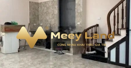 Vị trí đặt ở trung tâm Quận Tây Hồ, Hà Nội, cho thuê nhà, giá thuê giao động từ 7 triệu/tháng diện tích thực là 45 m2 thích hợp kinh doanh-02