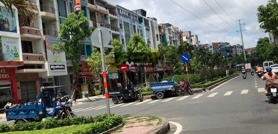 Nằm ngay bên trong Phường 2, Hồ Chí Minh bán nhà bán ngay với giá chính chủ chỉ 15.5 tỷ nhà bao gồm có 3 phòng ngủ 3 WC