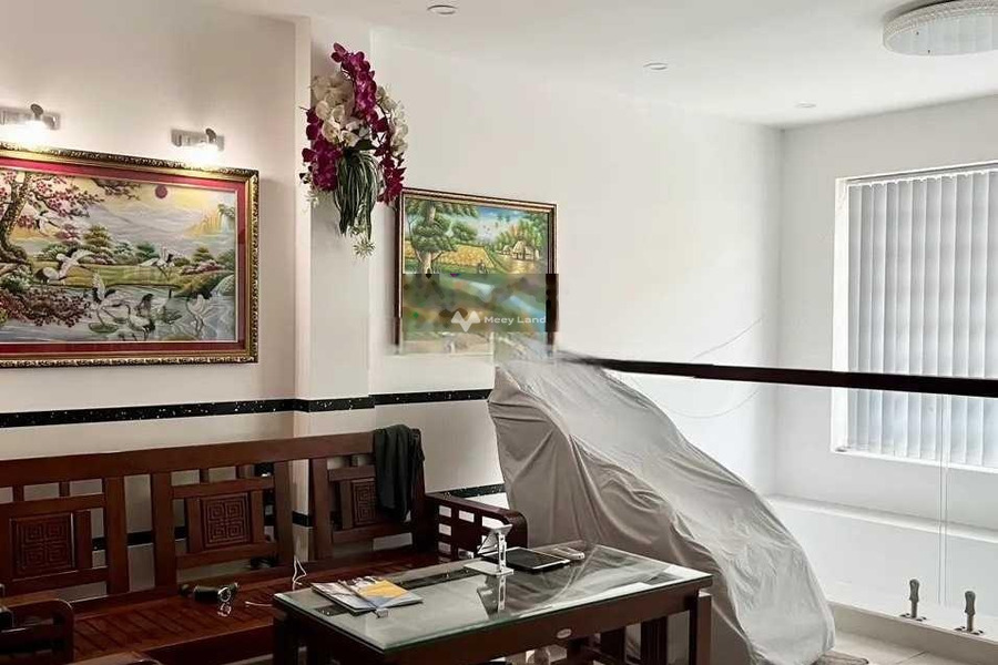 Nhà 4 PN bán nhà ở diện tích rộng 41m2 vị trí mặt tiền tọa lạc ngay Nguyễn Thanh Tuyền, Hồ Chí Minh-01