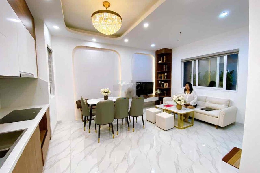Căn nhà có tất cả 4 PN, bán nhà ở có diện tích rộng 33m2 giá bán cực sốc từ 4.9 tỷ vị trí thích hợp Đặng Văn Ngữ, Hà Nội-01