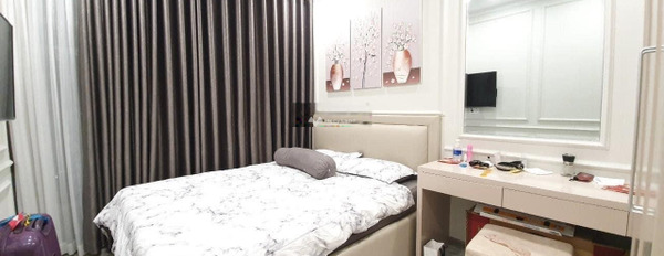 Cho thuê chung cư vị trí nằm ở Hòa Bình, Tân Phú, trong căn hộ nhìn chung gồm có 3 phòng ngủ, 2 WC vị trí trung tâm-03