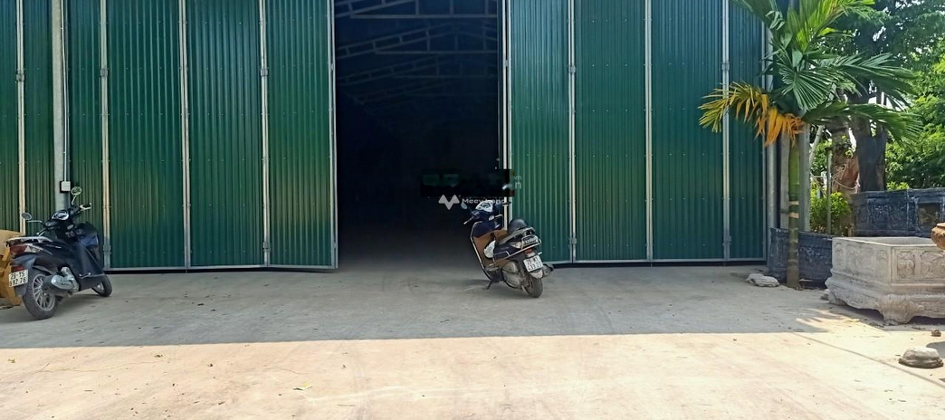 Vị trí mặt tiền nằm ngay Hồng Vân, Hà Nội cho thuê kho bãi 1000m2 thuê ngay với giá cực rẻ chỉ 40 triệu/tháng tin chính chủ