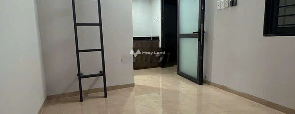 Cho thuê phòng trọ với diện tích là 20m2 trong Tân Sơn, Phường 15 thuê ngay với giá đề cử 3.7 triệu/tháng căn phòng có nội thất hoàn chỉnh Nhà trống-03