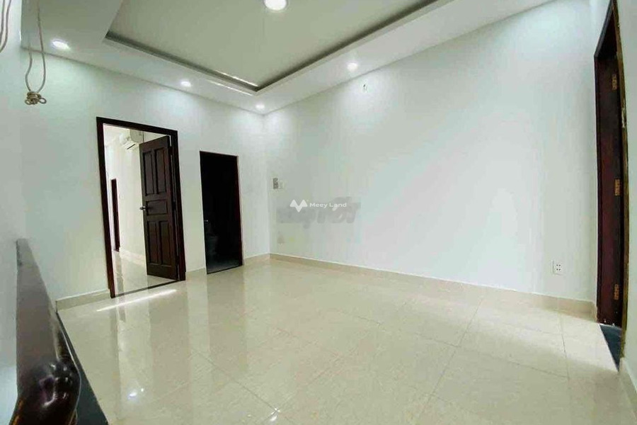 Nhà có 4 PN, cho thuê nhà, giá thuê hiện tại chỉ 16 triệu/tháng có diện tích gồm 100m2 tọa lạc ngay ở Nguyễn Đức Thuận, Thủ Dầu Một-01