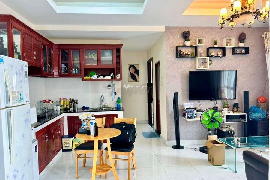 Hướng Tây Nam, bán chung cư vị trí đặt tại trung tâm Đường Dc13, Tân Phú, căn hộ này có tổng 2 phòng ngủ, 2 WC gọi ngay!-01