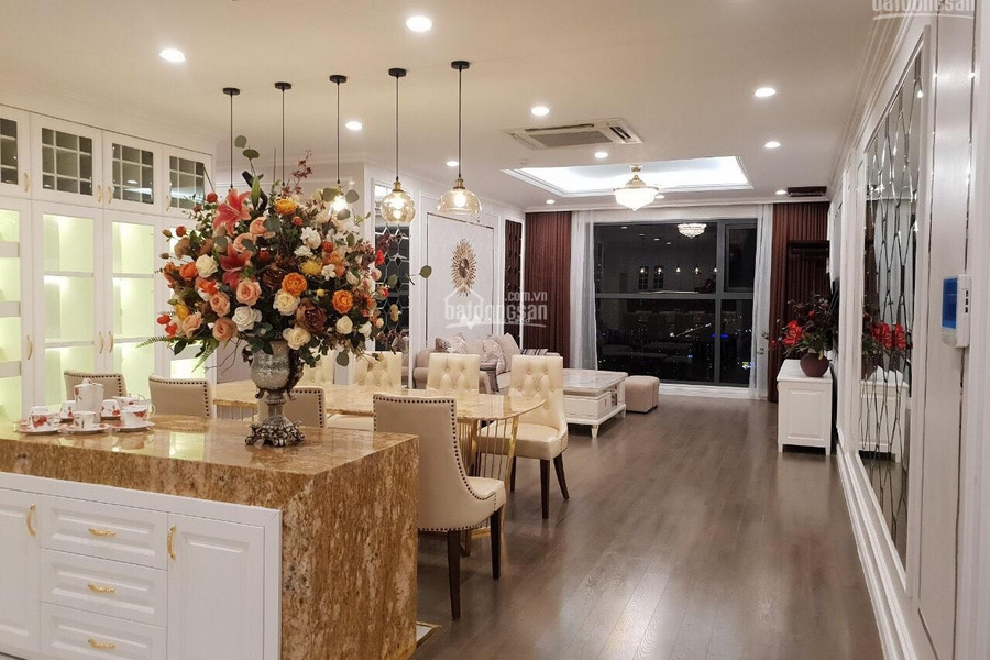 Cho thuê căn hộ diện tích thực tế 154m2 vị trí thuận lợi tọa lạc ngay Dịch Vọng, Hà Nội giá thuê rẻ 16 triệu/tháng-01