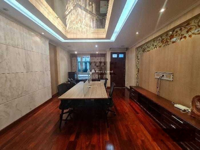 Trong nhà tổng quan có 4 phòng ngủ, bán nhà ở diện tích rộng 52m2 giá bán chính chủ 8 tỷ vị trí mặt tiền gần Kim Đồng, Hoàng Mai-01