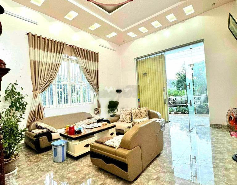 Bán nhà có diện tích 277m2 vị trí đặt ngay ở Nam Ban, Lâm Đồng giá bán cực tốt 1.8 tỷ nhà có tổng cộng 3 phòng ngủ, 2 WC-01