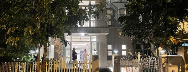 Căn nhà có tổng 4 phòng ngủ, bán biệt thự diện tích là 2727m2 giá bán cơ bản từ 35 tỷ vị trí đẹp ngay Bình Hưng, Hồ Chí Minh, hướng Tây - Nam-02