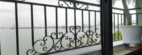 Cho thuê căn hộ dịch vụ tại Yên Phụ, Tây Hồ, 45m2, 1 phòng ngủ, view hồ, đầy đủ nội thất hiện đại-03
