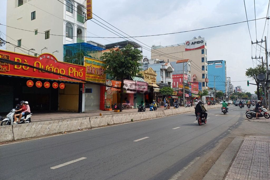 Không sử dụng hết cho thuê mặt bằng có diện tích chung 320m2 vị trí nằm tại Huỳnh Tấn Phát, Hồ Chí Minh giá thuê cực mềm chỉ 40 triệu/tháng-01