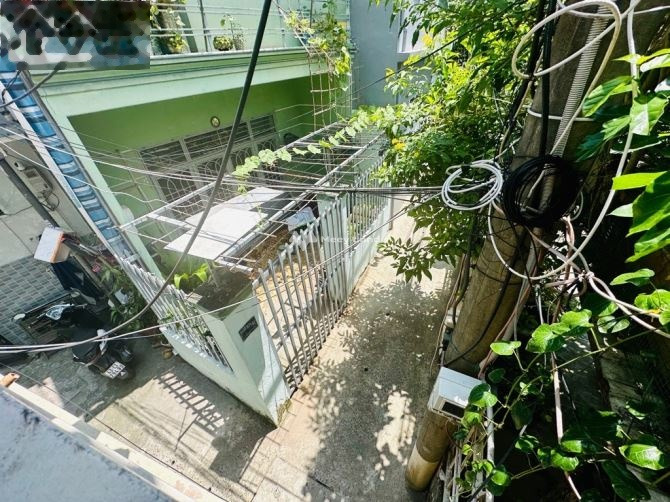 Ở Hải Châu, Đà Nẵng, bán nhà, giá bán bất ngờ chỉ 1.95 tỷ diện tích chuẩn 70m2, trong căn này gồm 4 phòng ngủ hãy nhấc máy gọi ngay-01